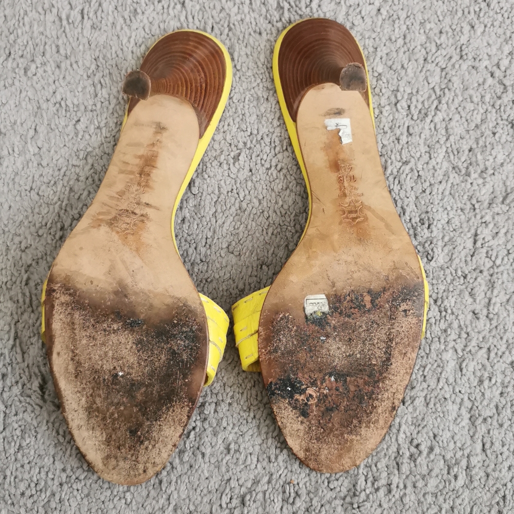 BCBG maxazria Yellow Mules Size 10 - Picture 4 of 4